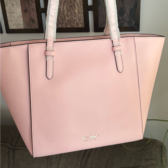 Authentic KATE SPADE Saffiano leathers zip top tote - Picture 6 of 12